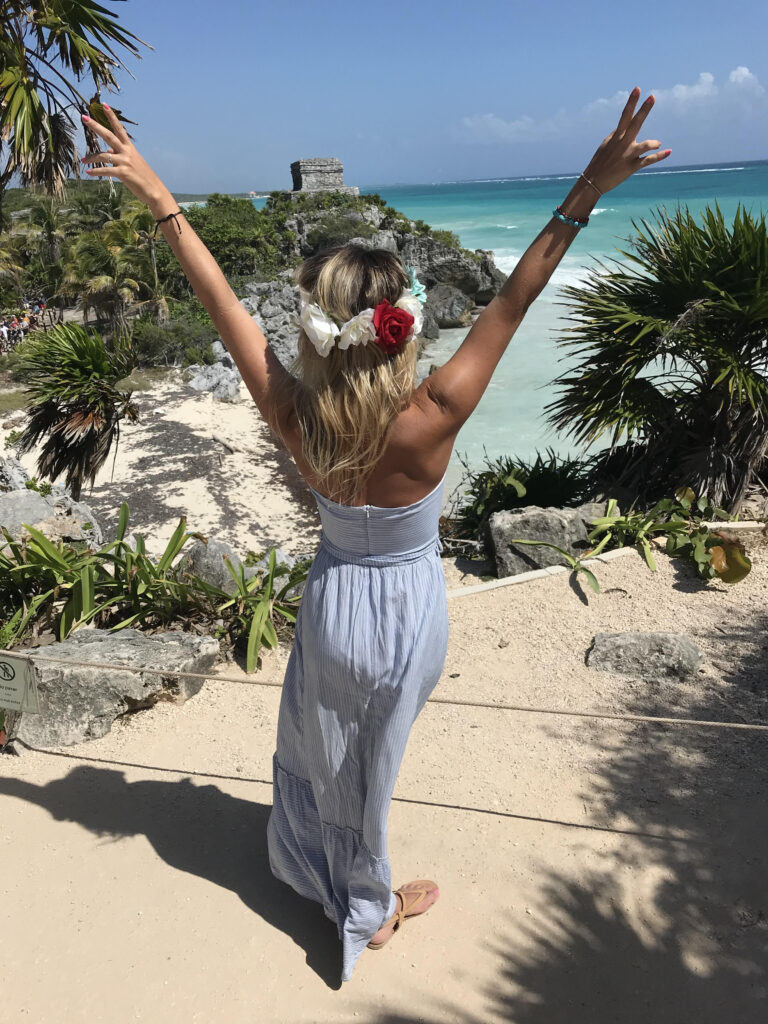 Barbora Atarsia u moře v Mexiku - Tulum